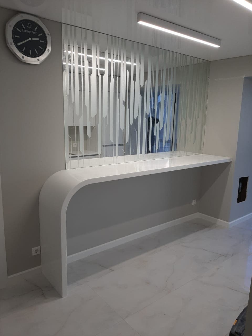 Интерьерная поверхность из акрилового камня