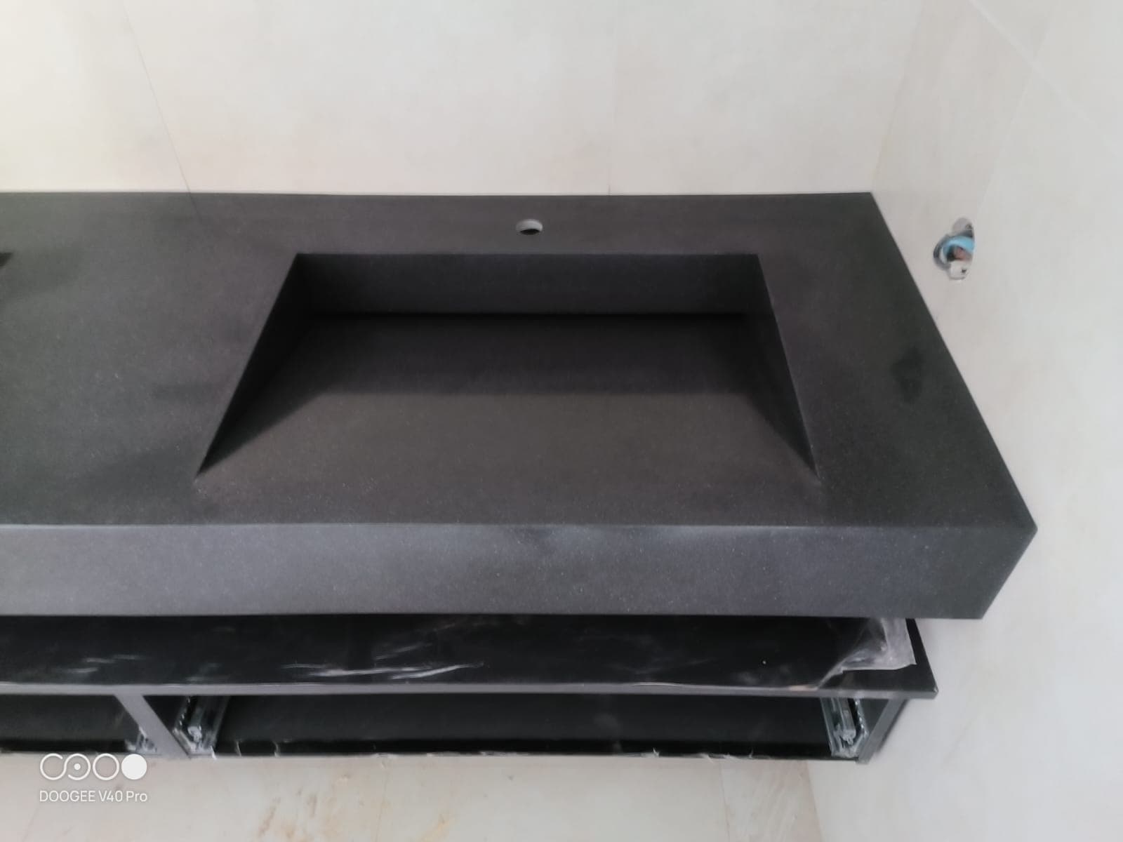 Каменные столешницы для кухни на заказ