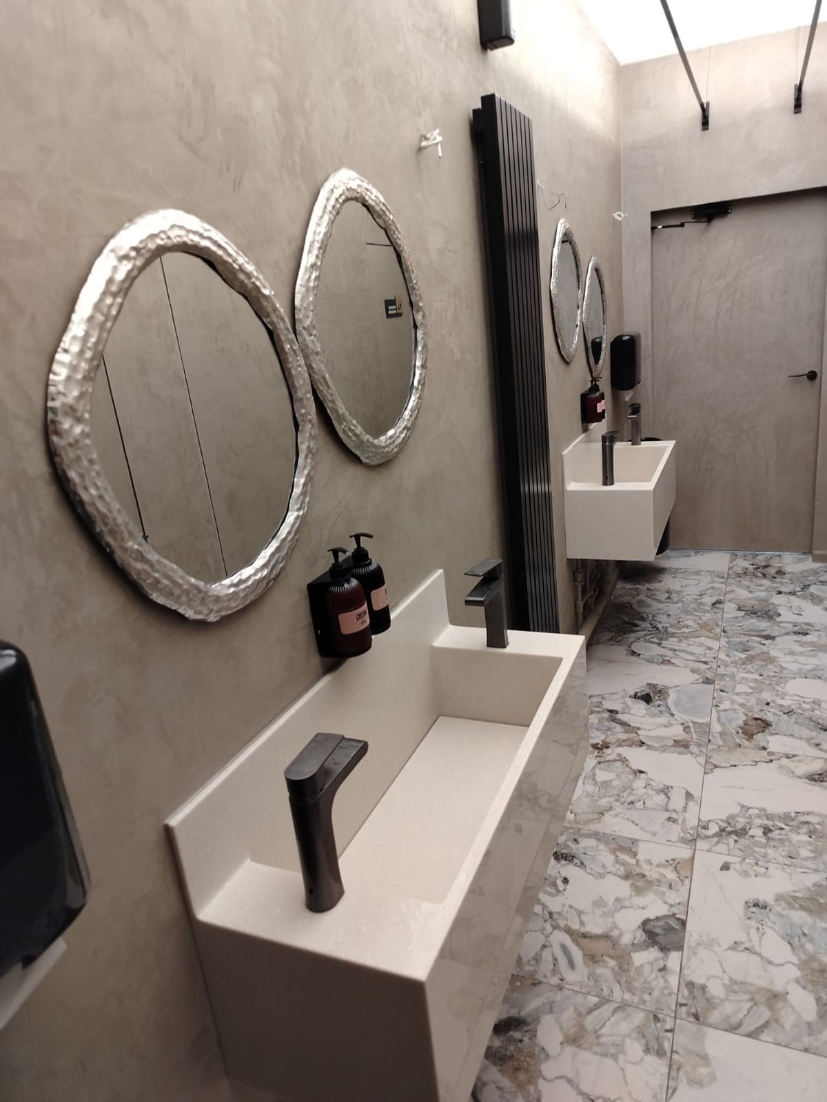 Дизайнерская столешница из акрилового камня