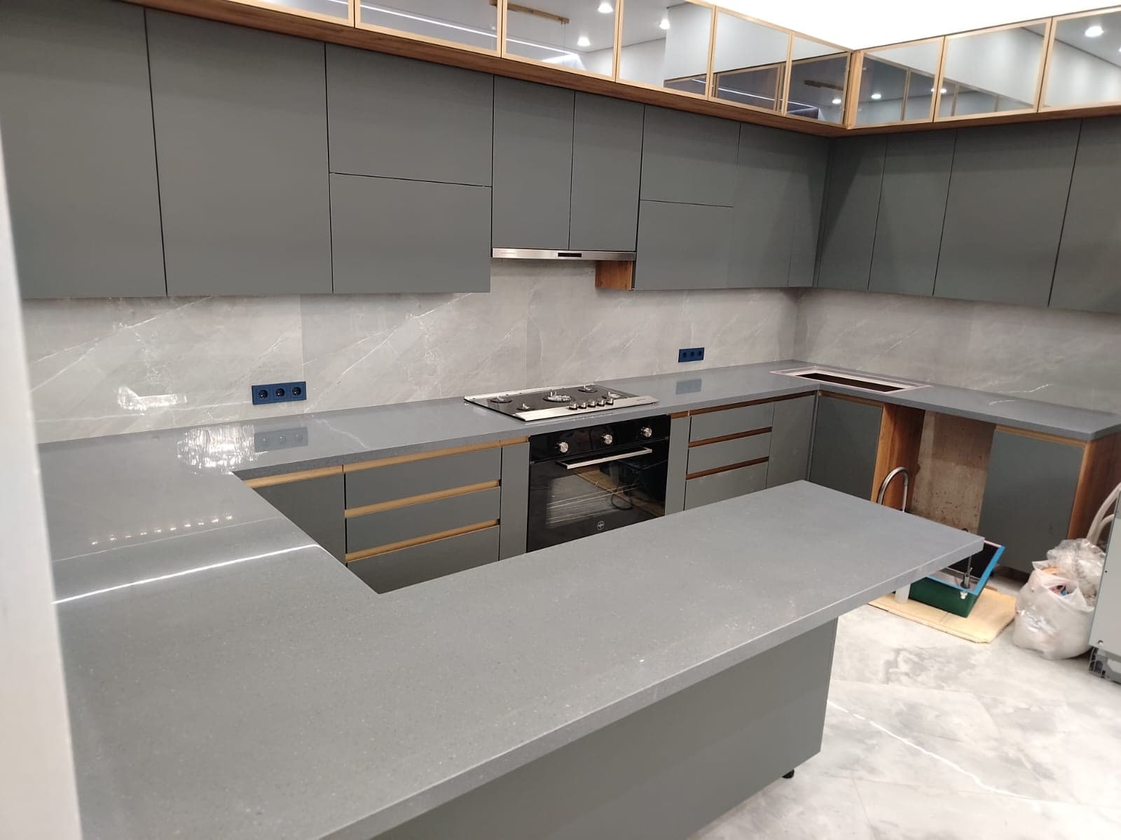 Бесшовное соединение акрилового камня